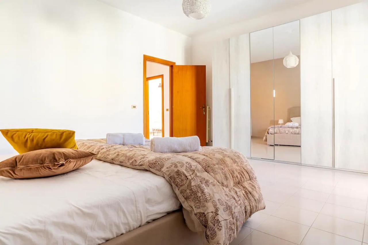 "Le Camere Di Beppe", Ampio E Luminoso Appartamento A Lecce Exteriör bild